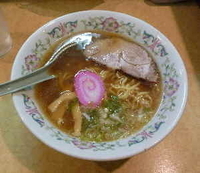 「ハーフラーメン醤油ラーメン（450円）」@旭川ラーメン さいじょう ラーメン村店の写真