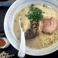 「げんらーめん + トッピング3種盛り（開店記念サービス）」@麺屋げんの写真