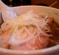 「濃厚煮干しラーメン+半チャーシュー」@麺処 慶の写真