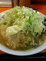 「ラーメン豚入り（ヤサイアブラニンニクネギ）+節券+ほうれん草」@ちばからの写真