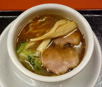 「ハーフラーメン（醤油）（450円）」@らーめんや天金 ラーメン村店の写真