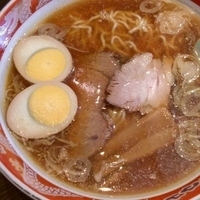 「正油ラーメン + 煮玉子」@旨辛ラーメン 味一の写真