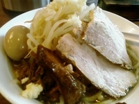 「極太肉しょうゆらーめん（全マシ）」@円熟屋 本店の写真