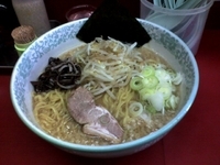 「とんこつしょうゆラーメン+麺大盛」@とんこつ・支那そば 前略 本店の写真