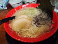 「博多とんこつラーメン（ふつう）」@辻商店の写真