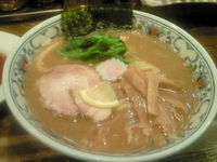 「らーめん 650円（大盛無料）」@麺座でんの写真