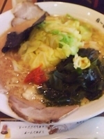 「豚骨ラーメン+大盛り+キャベツ+チャーシュー（映画の半券で無料サ」@横浜とんこつらーめん藤龍 モラージュ菖蒲店の写真