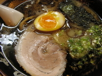 「黒竜豚骨らーめん￥500+替え玉￥100」@とんこつらーめん 黒竜の写真