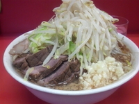 「小豚ラーメン、ヤサイ、にんにく」@ラーメン二郎 神田神保町店の写真