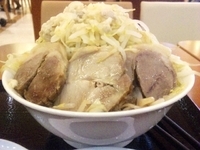 「ラーメン豚増し 中[ヤサイW、ニンニク、アブラ] ￥920」@ジャンクガレッジ イオンレイクタウンmori店の写真