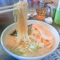「ハッスルラーメン大盛（こってり）」@ハッスルラーメンホンマ 篠崎店の写真