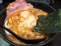 「にぼ玉そば（並盛,平打ち麺,油普通）@750」@立教通りのにぼきゅうの写真