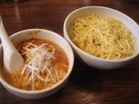 「辛味つけそば:大盛（750円）」@麺処くるりの写真