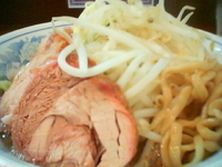 「らーめん（少なめ）/ヤサイマシマシ（￥600）」@らーめん陸の写真