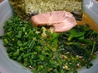 「青ねぎらーめん（750円）+ライス（無料）」@横浜家系ラーメン武蔵家 松戸店の写真