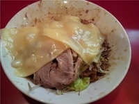 「まぜそば（ニンニク・チーズ、アブラ）+チーズW」@ジャンクガレッジ 東大宮店の写真