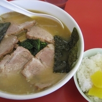 「チャーシューメン750円+ライス（小）100円」@ラーメンショップ 犬塚本店の写真
