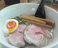 「こくまろ塩ラーメン並+あとからチャーシュー追加」@俺のラーメンあっぱれ屋の写真