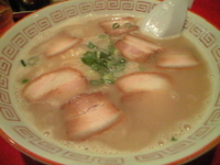 「やきぶたラーメン（780円）+かえ玉（120円）」@博多一番の写真