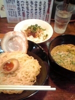 「つけ麺+チャーシュー丼（小）・・・ランチ」@ラーメンのまめぞう 春日部店の写真