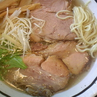 「しおらーめん チャーシュー増し（麺硬め）¥850」@ラーメン駿河の写真