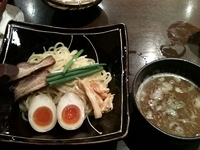 「地頭鶏スープの特製つけ麺（880円）+生中（480円）+お通し（」@じとっこ 西船橋店の写真