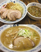 「チャーシューつけ麺 大盛り（醤油）￥1,000くらい」@二葉 上荻店の写真