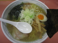 「塩ラーメン（大盛り・中太麺）（600円）」@あんどれかんどれの写真