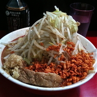 「ラーメン（野菜増し・ニンニク半分・カラメ・辛揚げ￥680）」@千里眼の写真