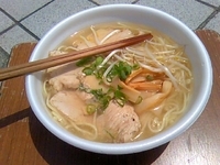 「地鶏塩ラーメン（肉入り並）」@徳島ヴォルティス売店の写真