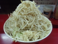 「たま大ラーメン（900円）（ヤサイマシマシニンニク）」@蓮爾 登戸店の写真