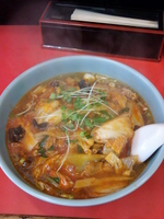 「四川ラーメン大盛800円+餃子250円」@一心亭の写真