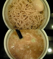 「つけ麺（中盛）+味付玉子」@麺商つけ麺 志堂の写真