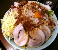 「あえそば大盛り 850円 + 豚追加 200円 + チーズ 50」@麺や あかつきの写真