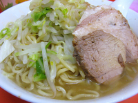 「豚入りらーめん（ニンニク）@750」@らーめん いごっそうの写真