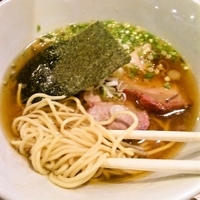 「鰮煮干し（醤油）+チャーシュー（炭火、直火） 730円+100円」@喜元門 本店の写真