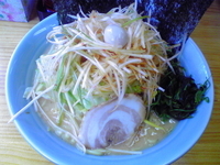 「ネギラーメン大（硬め、薄め）+のり+キャベツ」@横浜ラーメン 湘家 江木店の写真