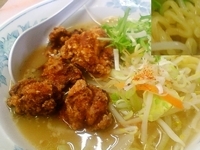 「から揚げラーメン（太麺変更）（790円+30円）」@わらべ食堂の写真