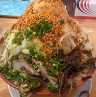 「極太爆盛メン850円」@房総豚骨ラーメン こてメン堂の写真