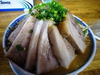「みそ麺・中盛り（700円）+バカ豚（300円）」@明心角ふじの写真