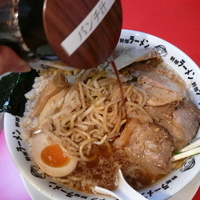 「メガ豚野郎ラーメン 980円（ニンニク増し・化調増し・脂増しダブ」@野郎ラーメン 海浜幕張店の写真