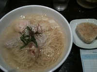 「あら炊き塩らあめん焼きおにぎり付（950円）」@麺屋 海神の写真