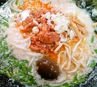 「ホルモンメン（750円）」@屋台ラーメンとんこつ貴生の写真
