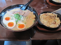 「味玉味噌麺+セット2+チーズW（鉄焼きめし・杏仁豆腐）  （￥8」@麺みの作 本店の写真