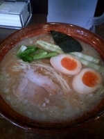 「らぁめん匠  大盛り（700円）  サービス味玉」@麺匠 名人房の写真