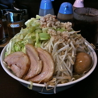 「太郎らーめん（麺300g 野菜増し￥700）味玉（￥100）ジョ」@太極軒の写真