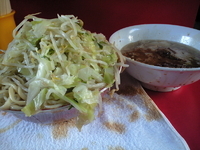 「ぶた入り大ラーメン（650円）（当時）（麺マシ）（ヤサイニンニク」@ラーメン二郎 三田本店の写真