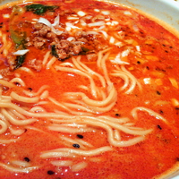 「坦々麺セット（坦々麺+半チャーハン+水餃子3ケ+キャベツの浅漬け」@吉龍軒の写真