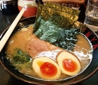 「ラーメン+玉子」@横浜ラーメン仁家の写真