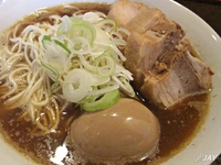 「「肉中華そば・中盛」￥850+煮玉子￥100」@麺処 遊 蕨店の写真